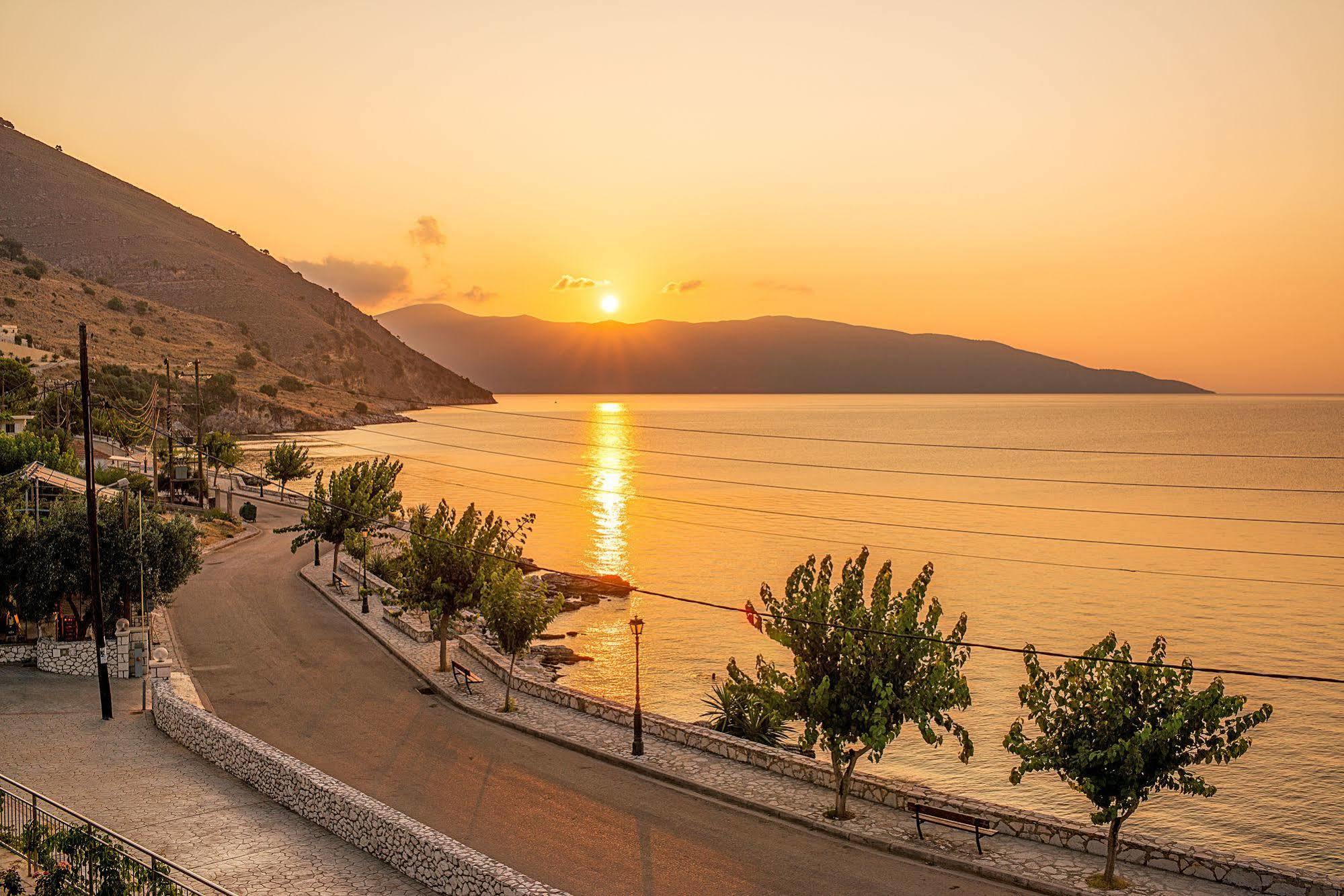 Ξενοδοχείο Οδύσσεια Αγία Ευφημία Εξωτερικό φωτογραφία